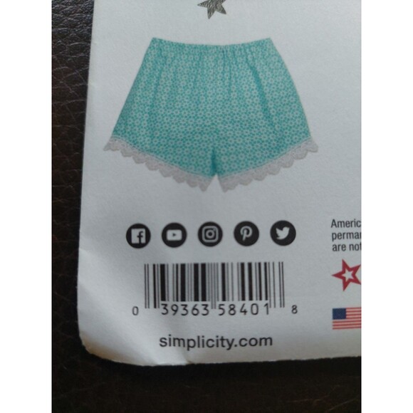 Simplicity American Girl Pattern 8401 18" Doll and Girl's Shorts Learn to Sew - Picture 2 of 11